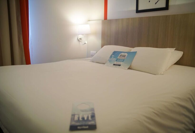 ホテル Kyriad Hôtel La Fleche