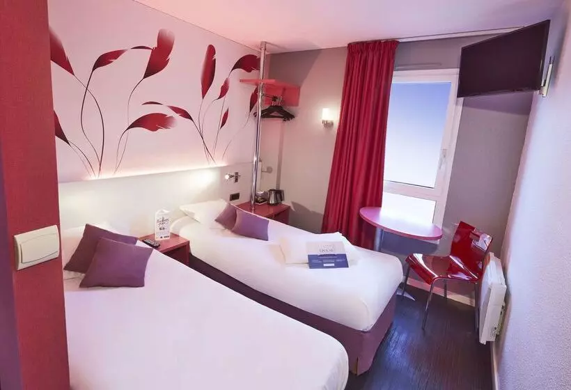 هتل Kyriad Hôtel La Fleche