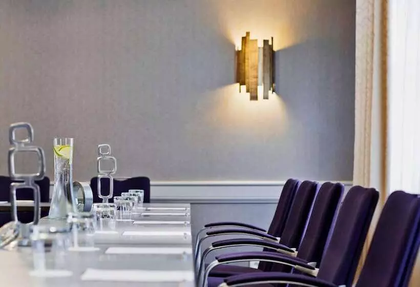 호텔 Renaissance Wien