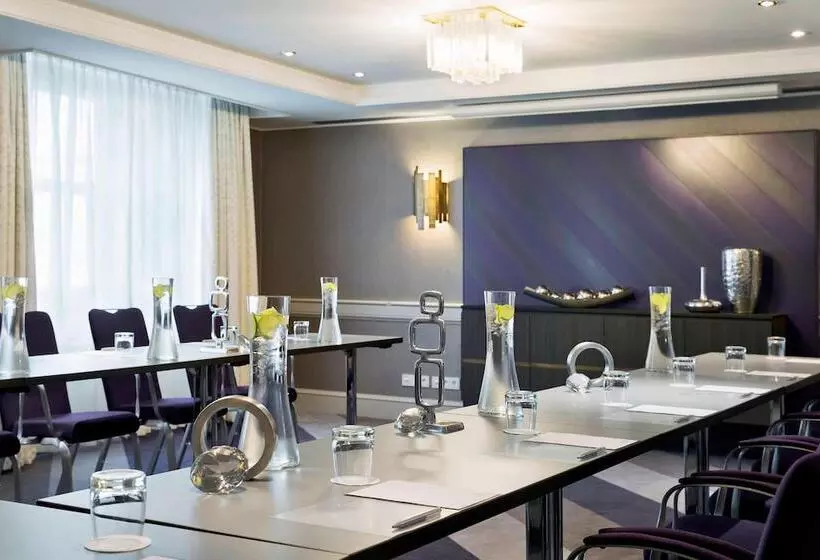 호텔 Renaissance Wien