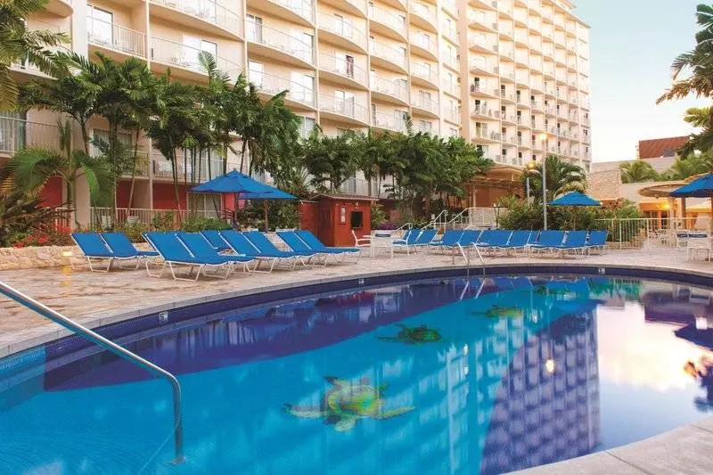 בית מלון כפרי Club Wyndham At Waikiki Beach Walk