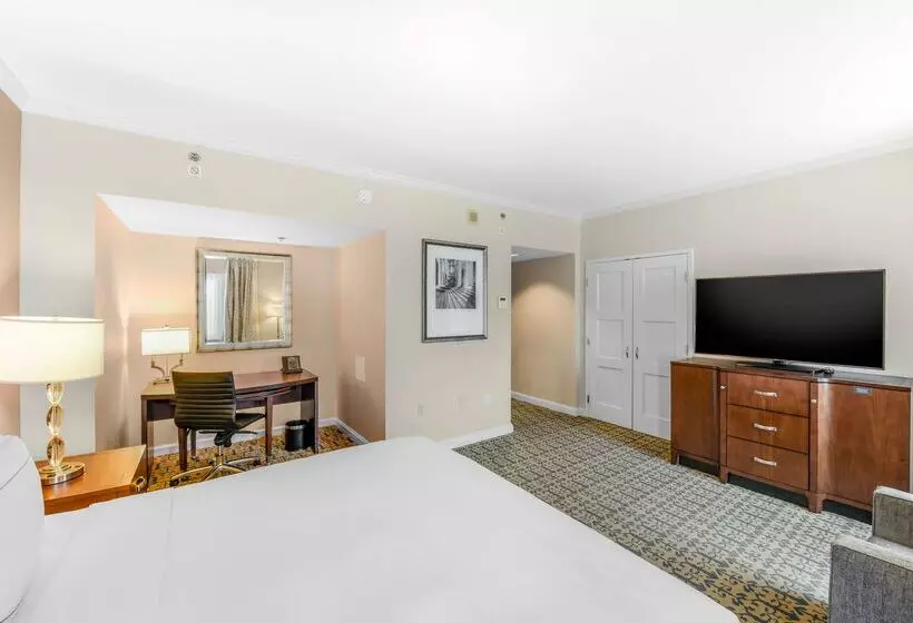 Отель Capital Hilton