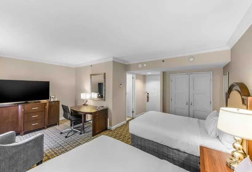 Отель Capital Hilton