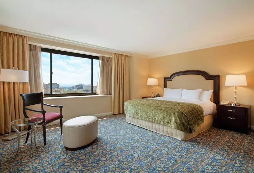 Отель Capital Hilton