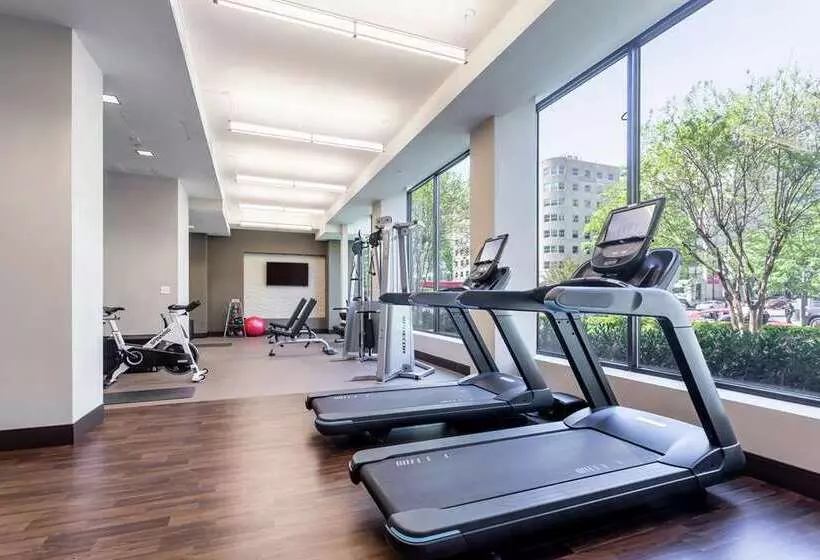 Отель Capital Hilton