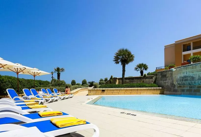 호텔 Corinthia St George S Bay