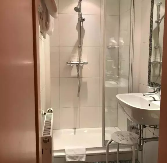 ホテル Goldener Brunnen