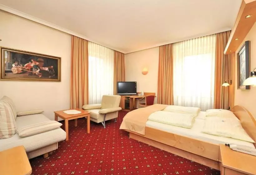 ホテル Goldener Brunnen