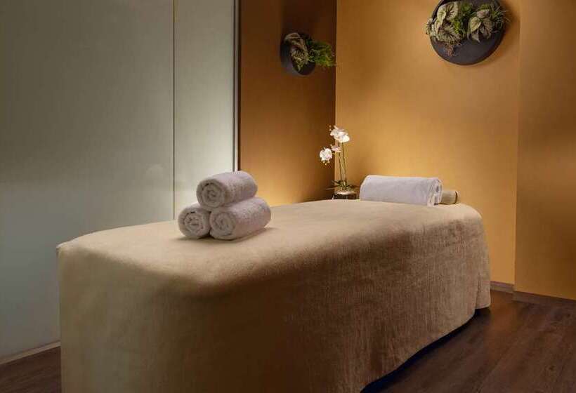 هتل Hilton Prague Old Town