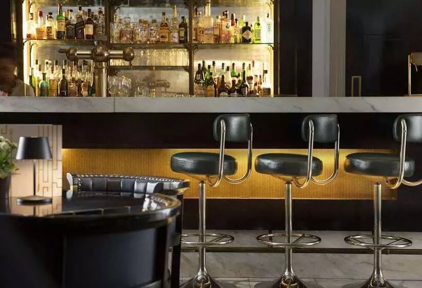 هتل Hilton Prague Old Town