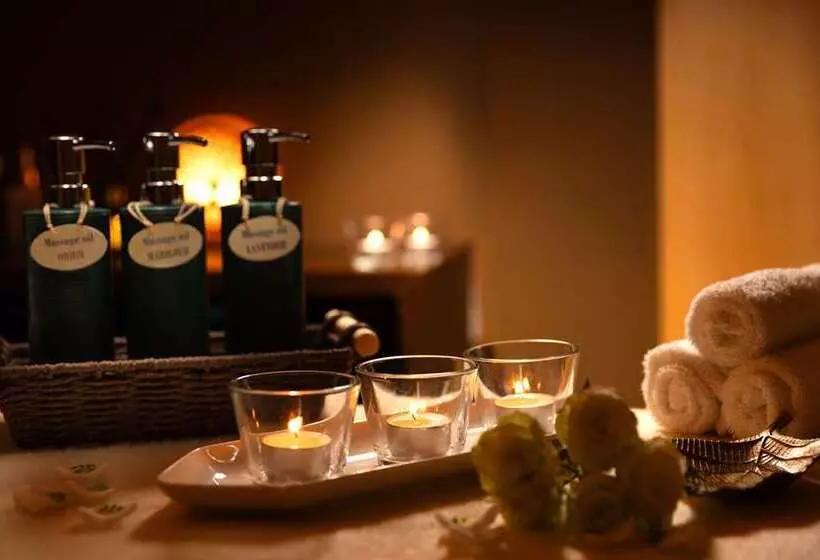 هتل Hilton Prague Old Town