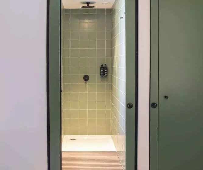 Latroupe Grand Place Hostel