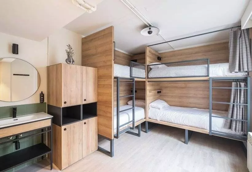 Latroupe Grand Place Hostel