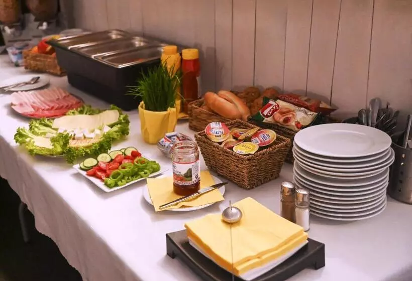 فندق Branč, Garni