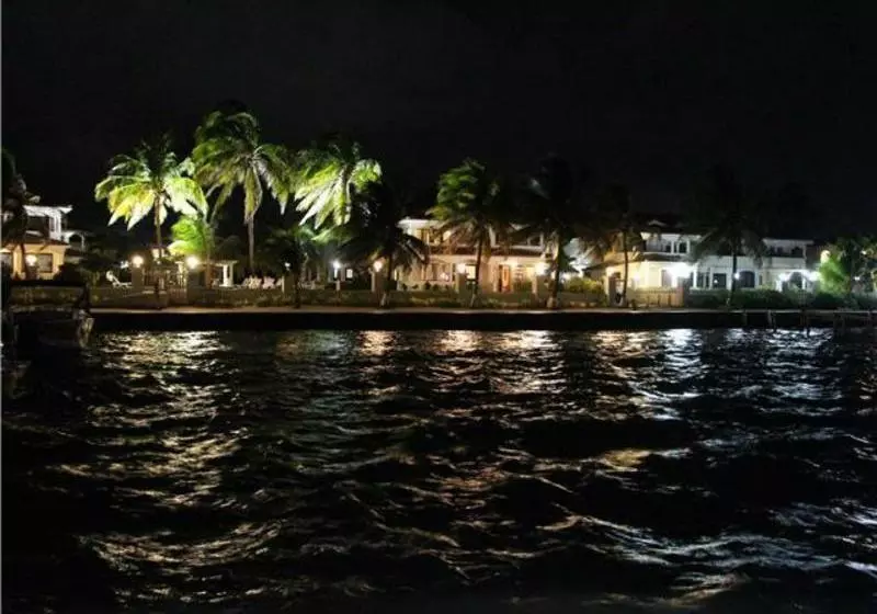 בית מלון כפרי Isla Bonita Yacht Club