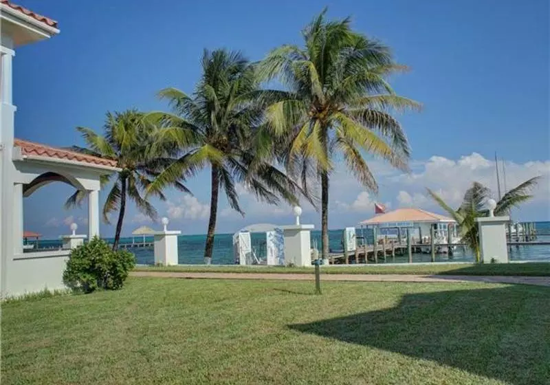 בית מלון כפרי Isla Bonita Yacht Club