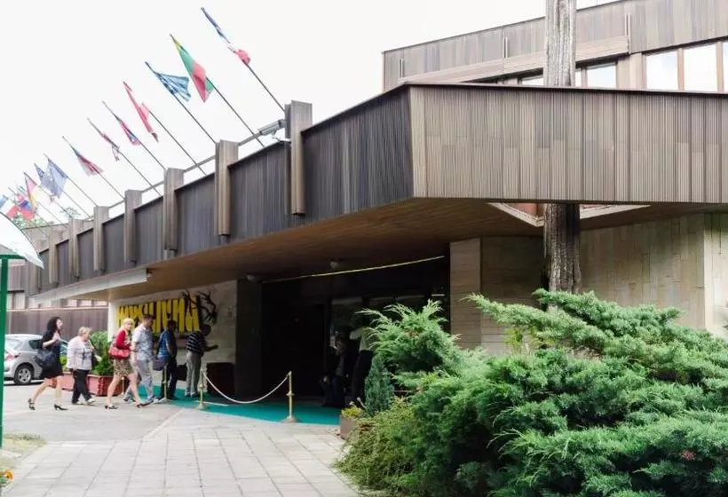 בית מלון כפרי Myslivna