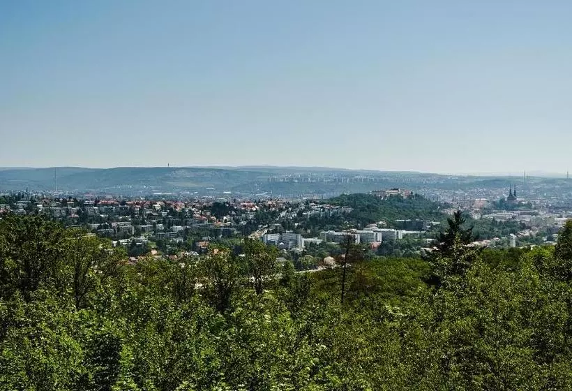 בית מלון כפרי Myslivna