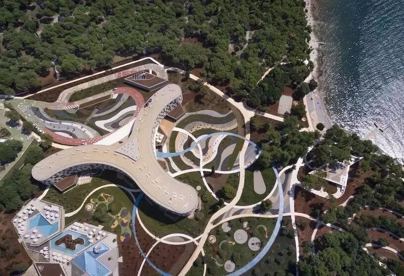 Maistra Select Family Hotel Amarin