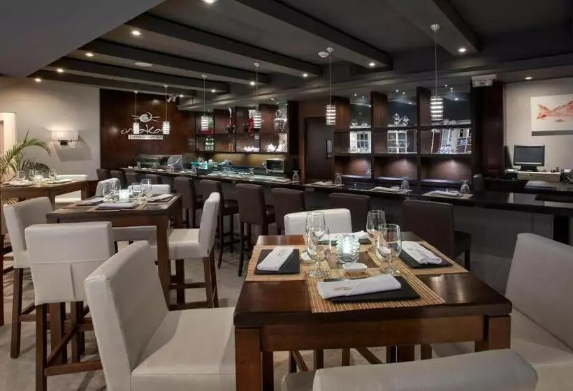 Manchebo Beach Resort And Spa