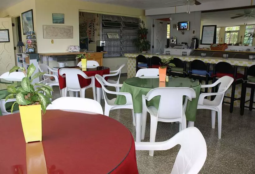 هتل Ceiba Country Inn