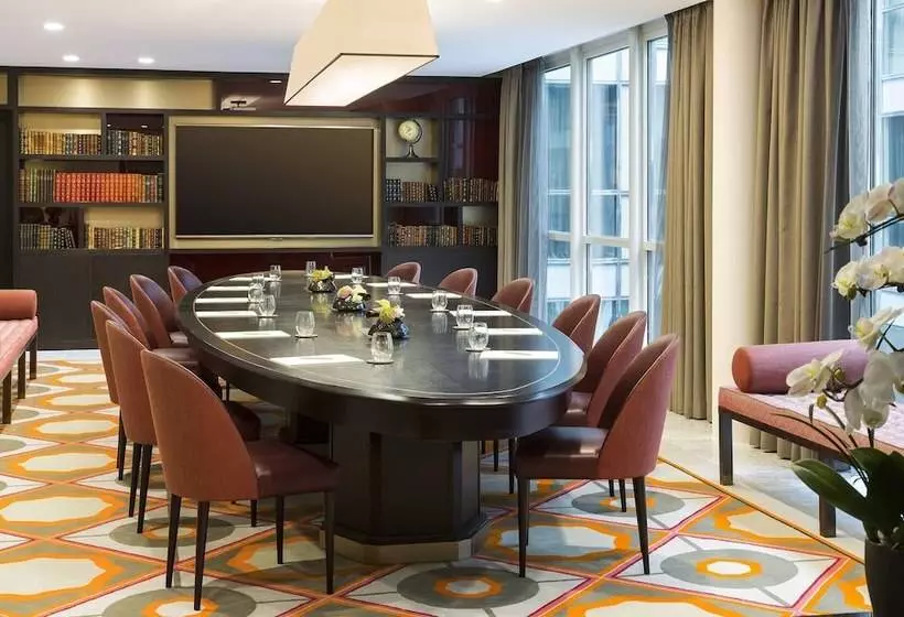 Hotel La Clef Tour Eiffel Paris By The Crest Collection