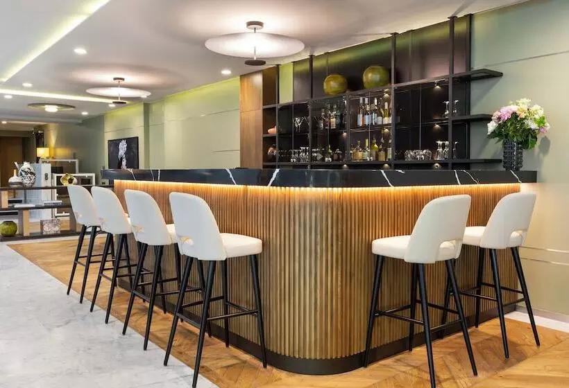 Hotel La Clef Tour Eiffel Paris By The Crest Collection