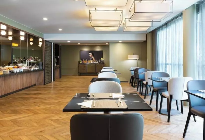 Hotel La Clef Tour Eiffel Paris By The Crest Collection