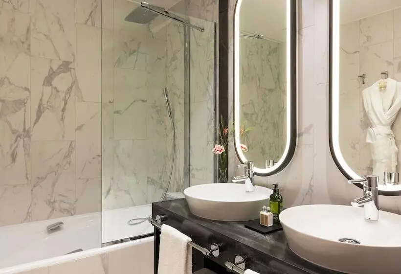 Hotel La Clef Tour Eiffel Paris By The Crest Collection