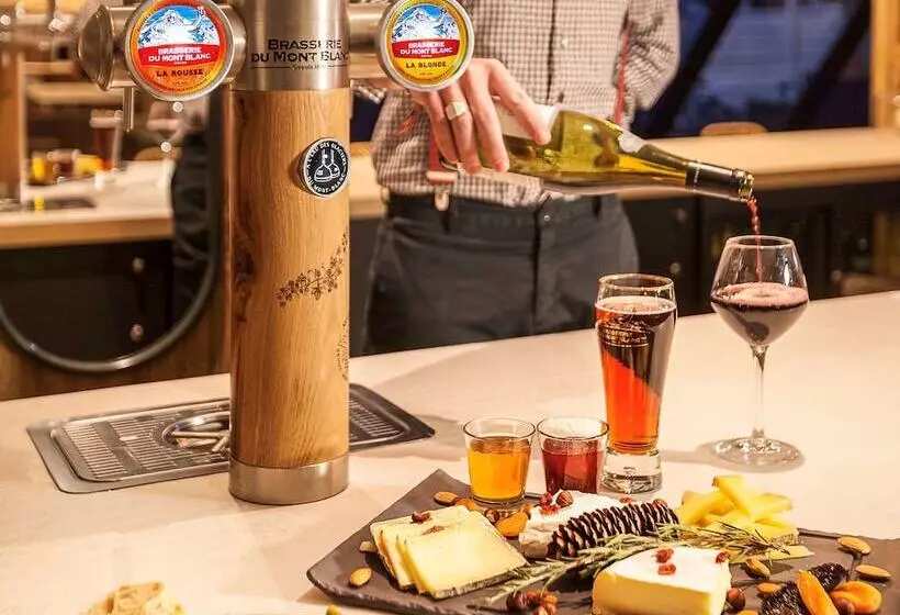 Отель Mercure Chambery Centre