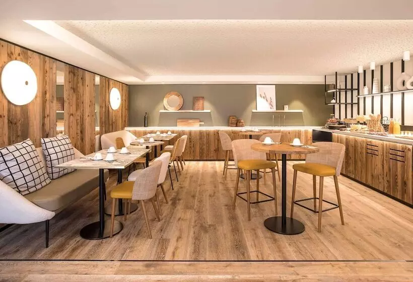 Отель Mercure Chambery Centre