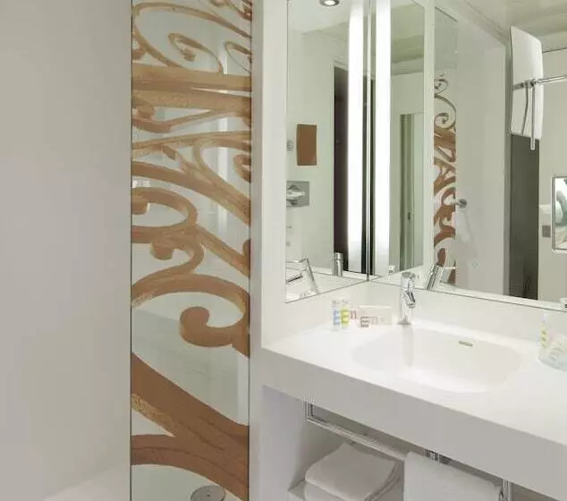 Отель Mercure Chambery Centre