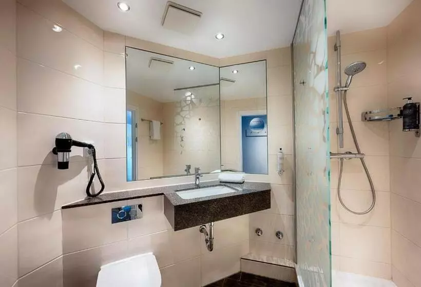 Отель Premier Inn Stuttgart Bad Cannstatt