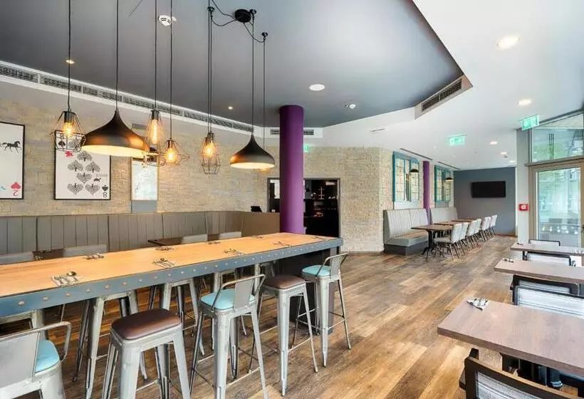 Отель Premier Inn Stuttgart Bad Cannstatt