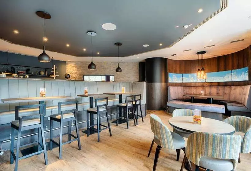 Отель Premier Inn Stuttgart Bad Cannstatt