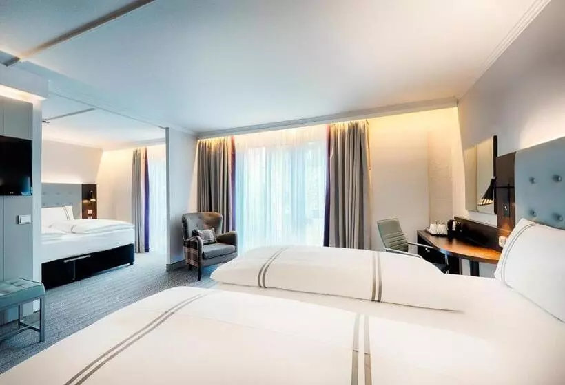 Отель Premier Inn Stuttgart Bad Cannstatt