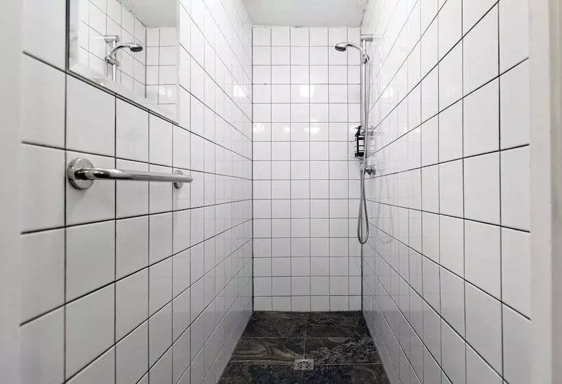 هتل Quentin Arrive