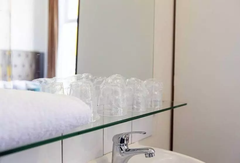 هتل Quentin Arrive