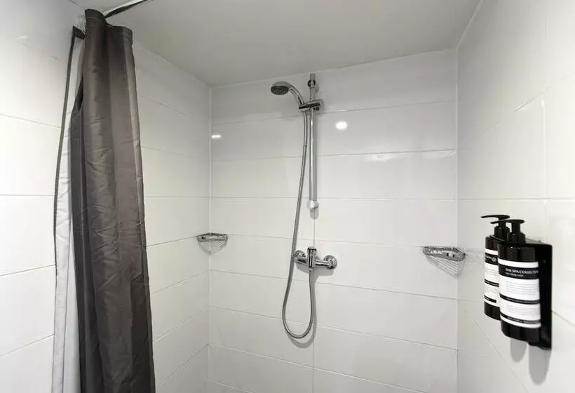 هتل Quentin Arrive