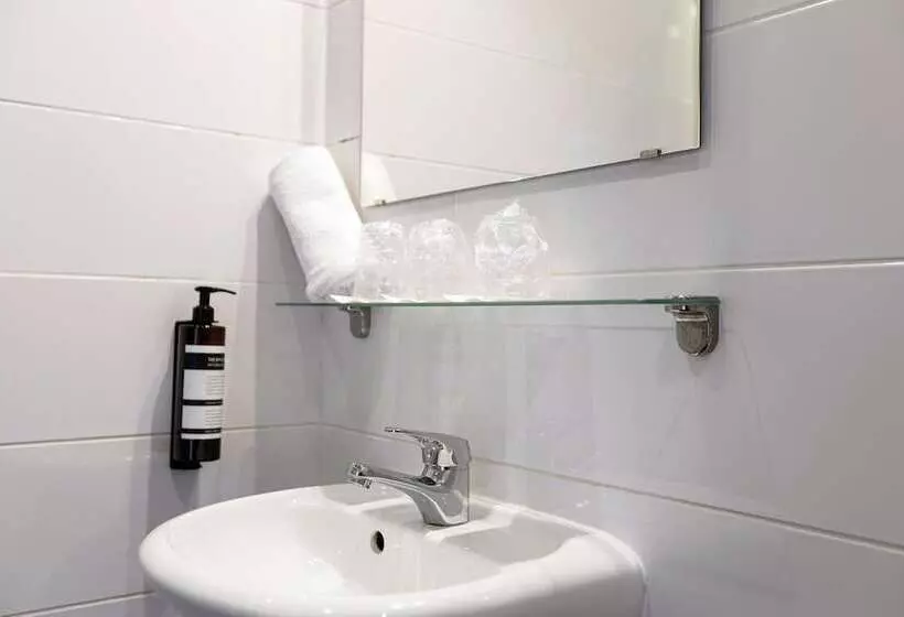 هتل Quentin Arrive