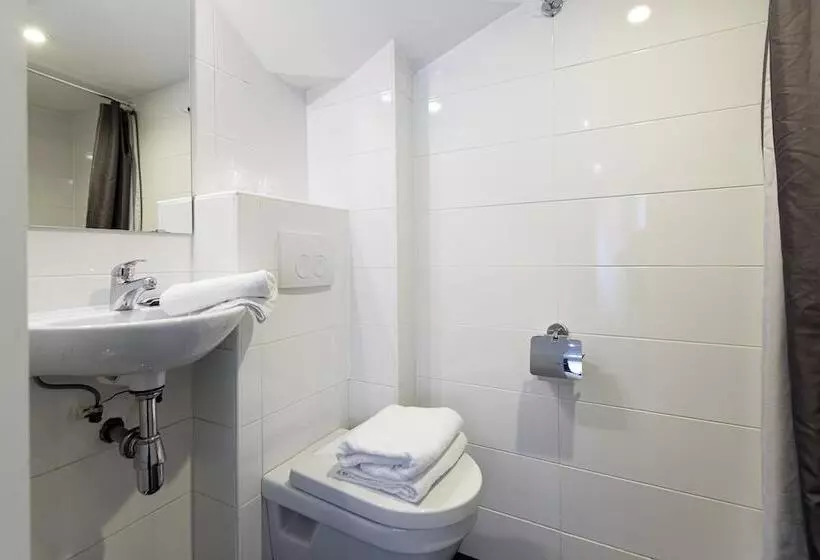 هتل Quentin Arrive