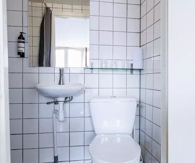 هتل Quentin Arrive