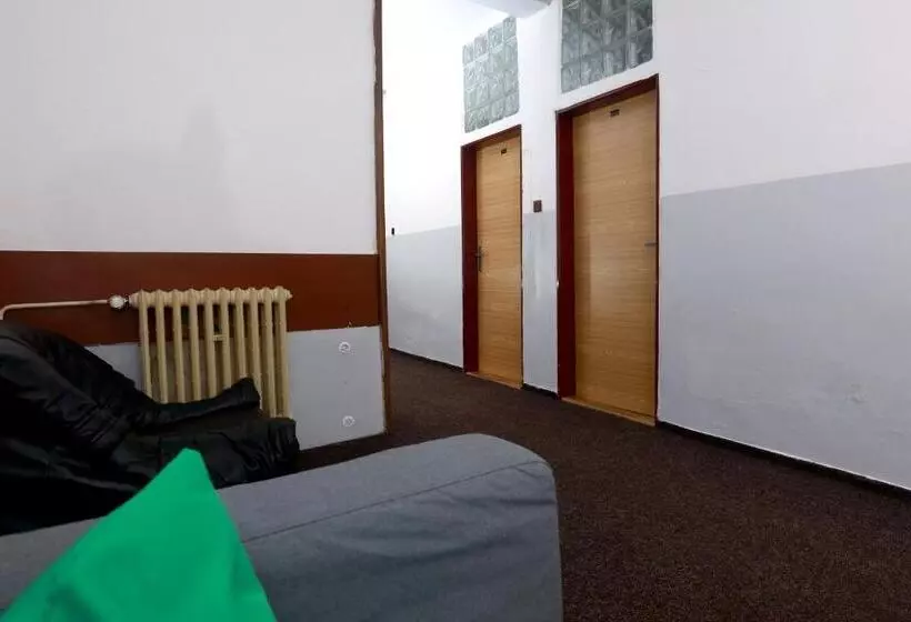 Отель Zimní Stadion Náchod