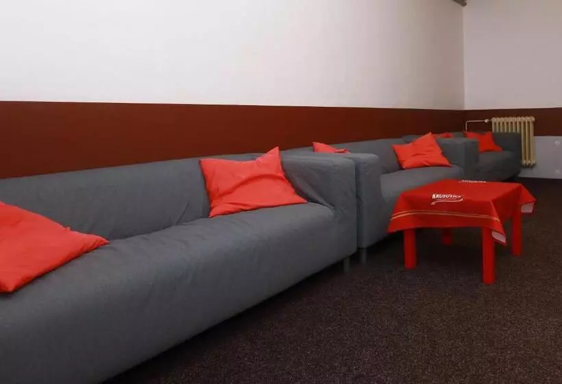 Отель Zimní Stadion Náchod