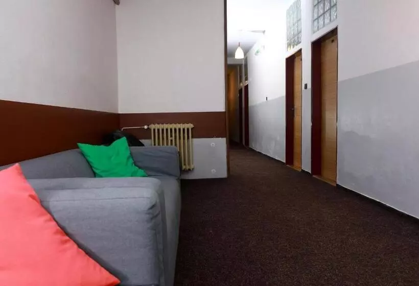 Отель Zimní Stadion Náchod