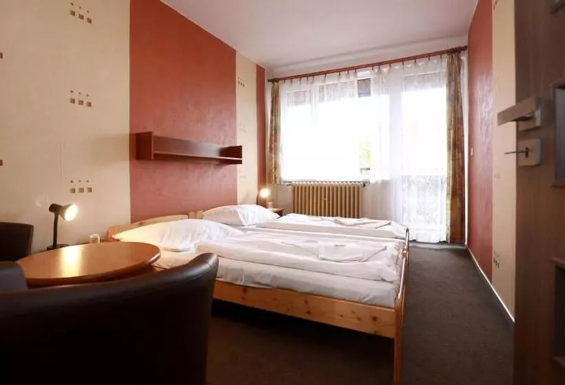 Отель Zimní Stadion Náchod