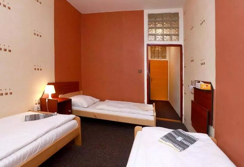 Отель Zimní Stadion Náchod