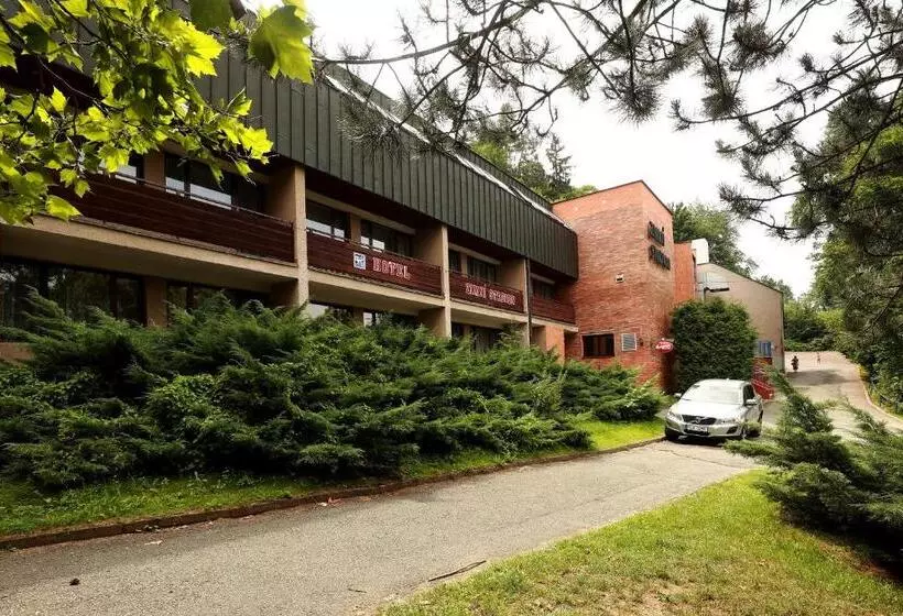 Отель Zimní Stadion Náchod