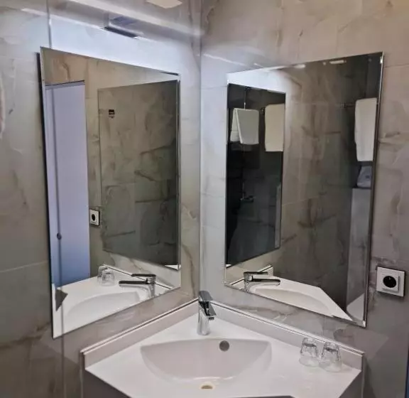 بنسيون Grand Vltavín