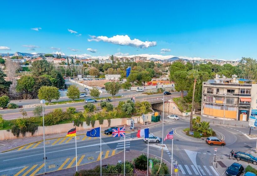 استراحتگاه Holiday Inn Nice Port St Laurent, An Ihg